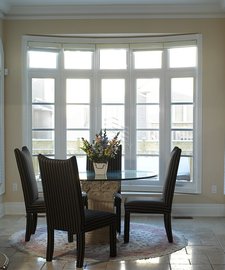 Casement fixed windows in an Ottawa home