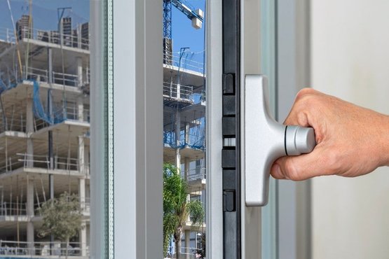 Outside Noise with the Right Windows